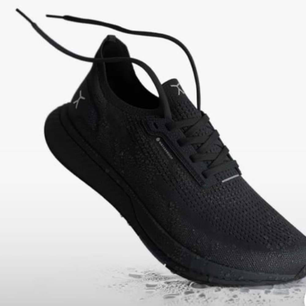 Flux women’s black tennis shoes